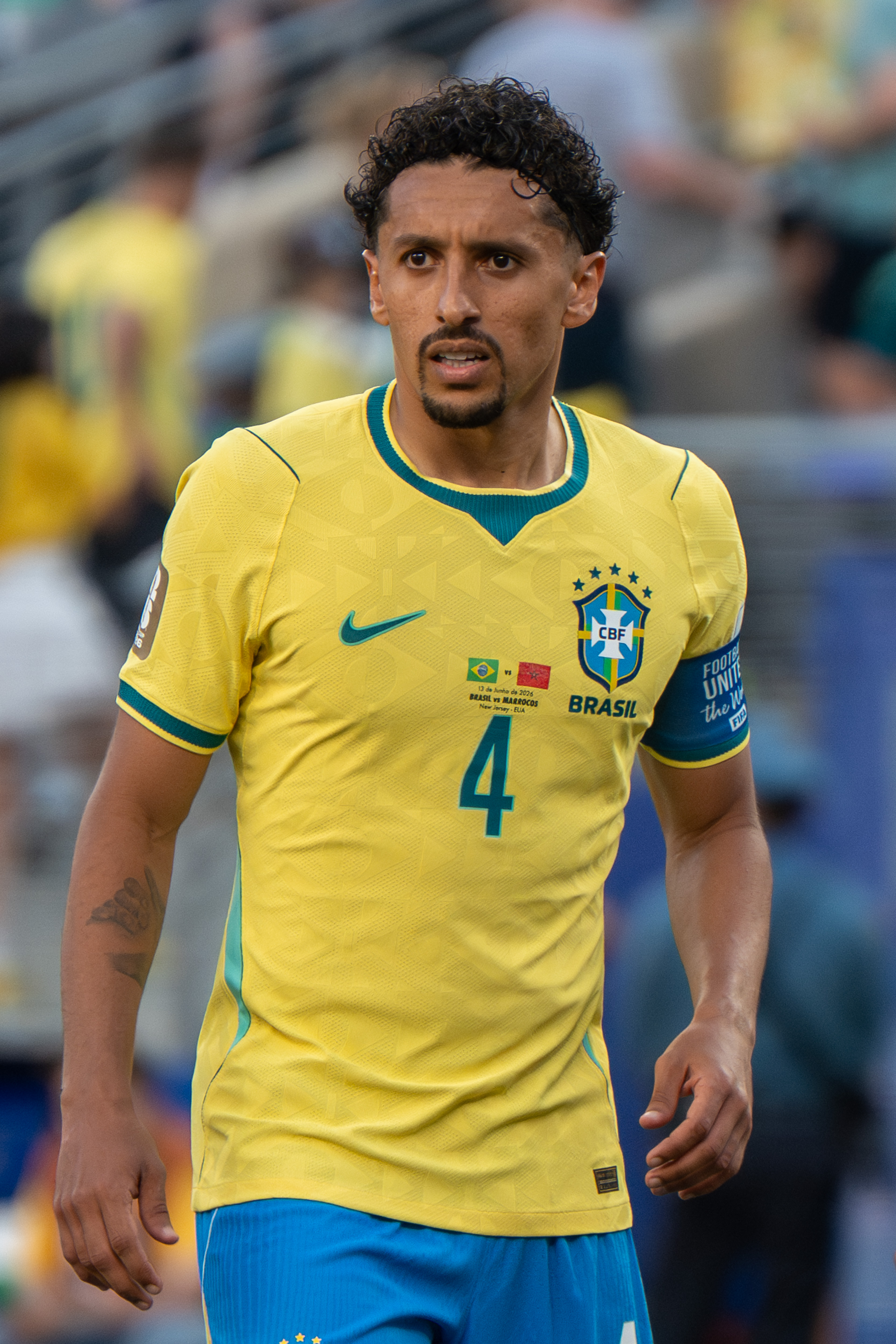 Marquinhos le da a Brasil imágenes de control defensivo para la prueba de presión ante Noruega.