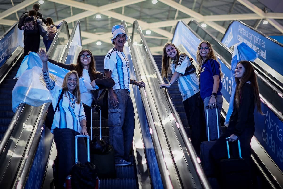 Hinchas argentinos rumbo a Nueva York para la final del Mundial